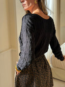 Pull noir femme réversible Agathe col V avec empiècement brodé – Siamoise