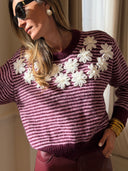 Pull femme Célestine rayé mauve et bordeaux à fleurs écrues en relief – Siamoise