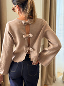 Maille Joséphine beige taupe dos ouvert avec trois nœuds – Siamoise