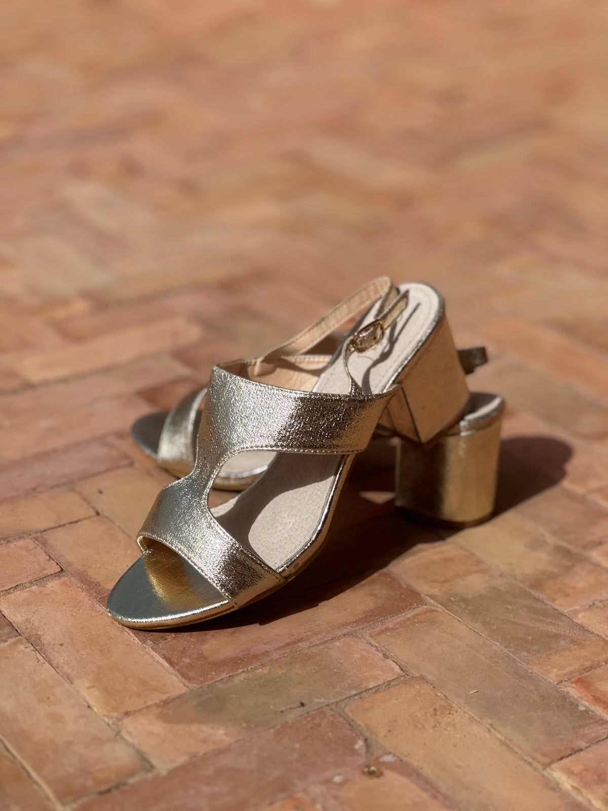Femmes Sexy talons hauts en cuir à semelles épaisses chaussures de Femmes Sexy talons hauts en cuir à semelles épaisses chaussures de