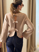 Maille Joséphine beige taupe dos ouvert avec trois nœuds – Siamoise