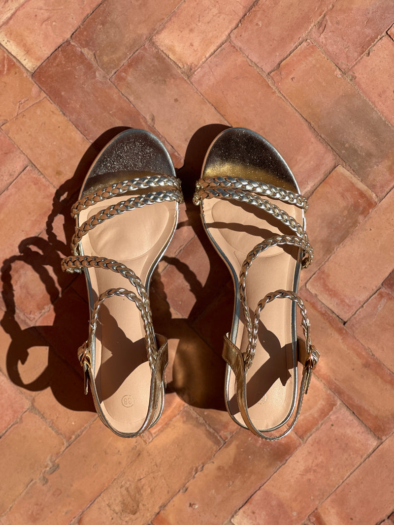 Alma sandals