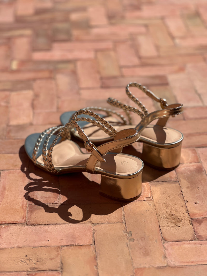 Alma sandals