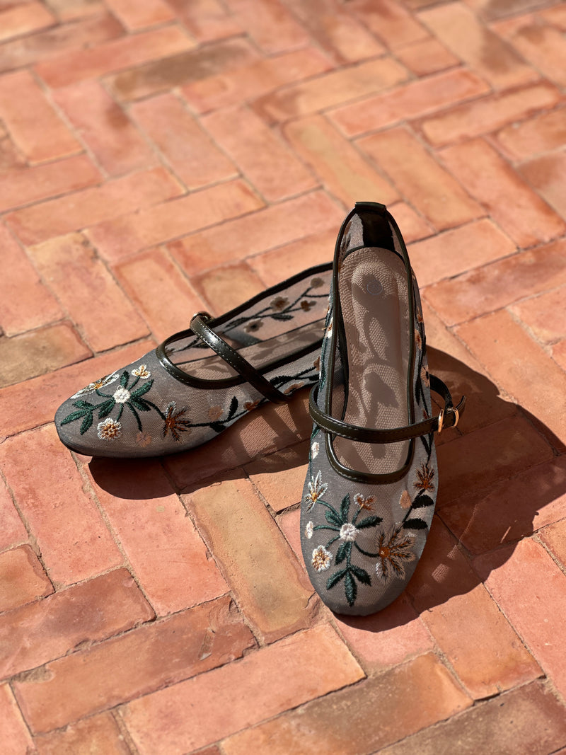 AVA ballerinas